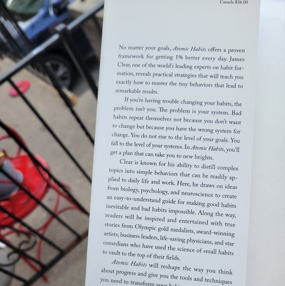 Atomic Habits by James Clear - Picture 3 of 4